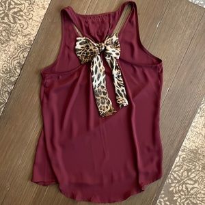 Maroon tank with leopard bow